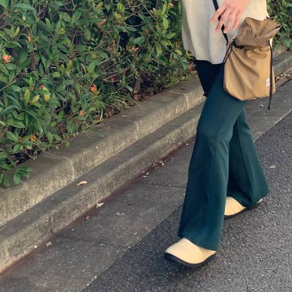 「ちょっとそこまで」 ご近所スタイルに差がつく、秋冬サンダルSUBU（スブ）。[PR]