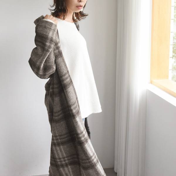 カーディガン以上コート未満、イタリアンエアリーアウターが頼もしい理由[PR]