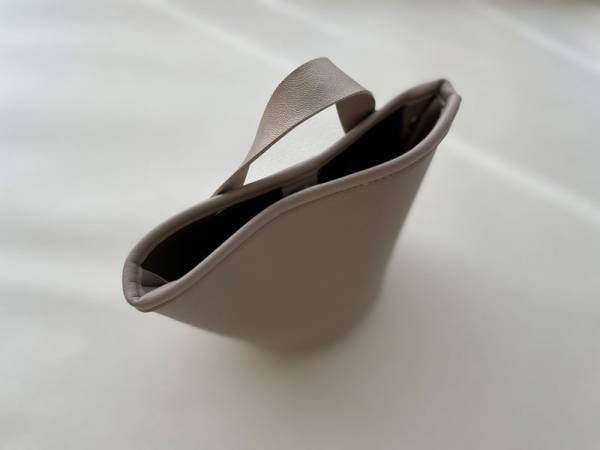 家具にもぴったり！bon momentの汚れが気になりにくいフェイクレザーシリーズで、「すぐに取れる」快適収納に。[PR]