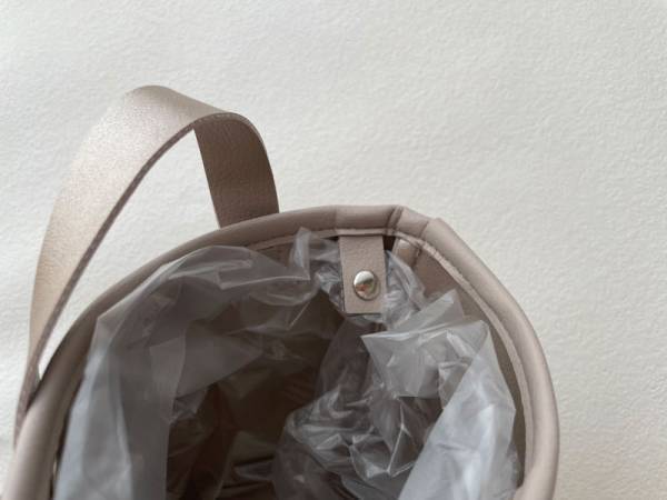 家具にもぴったり！bon momentの汚れが気になりにくいフェイクレザーシリーズで、「すぐに取れる」快適収納に。[PR]