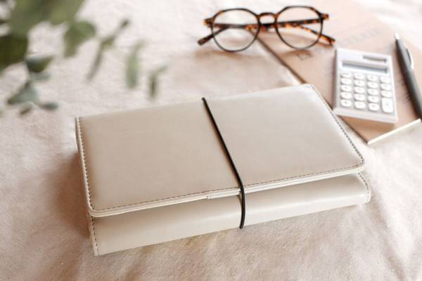 家計簿が続かない人も大丈夫。「袋分け家計管理ケース」を活用してやりくり上手に！[PR]