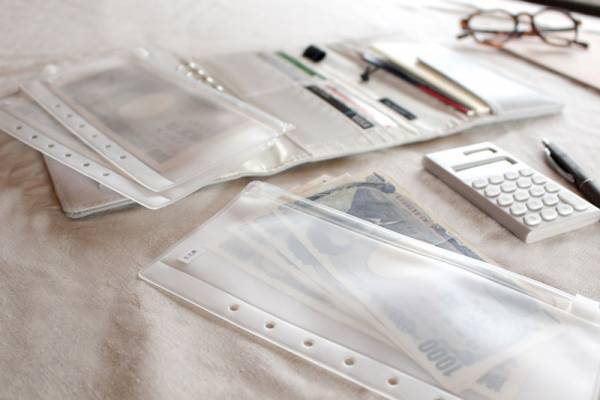 家計簿が続かない人も大丈夫。「袋分け家計管理ケース」を活用してやりくり上手に！[PR]