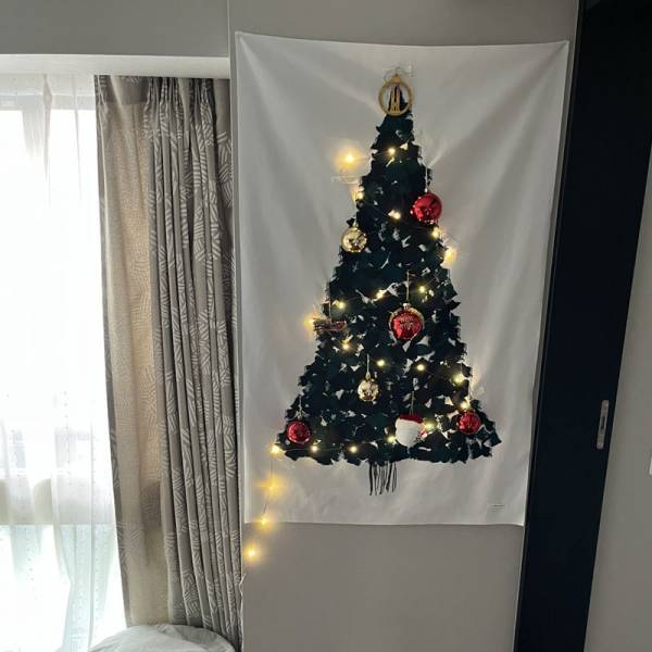 マンション暮らしでも子どもとツリーを楽しみたい！壁に飾れる「クリスマスタペストリー」みんなの使い方レポ[PR]