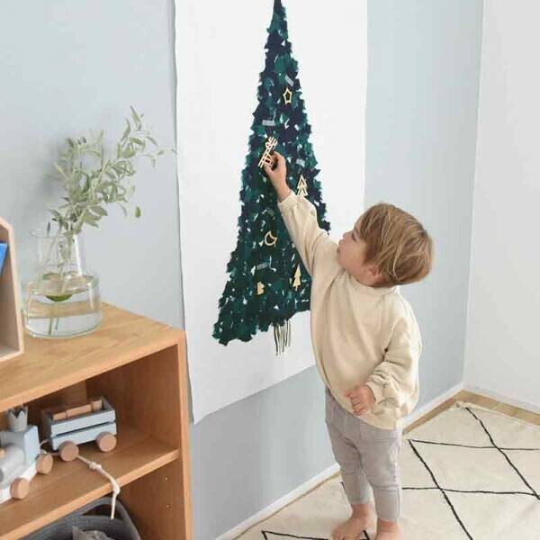 マンション暮らしでも子どもとツリーを楽しみたい！壁に飾れる「クリスマスタペストリー」みんなの使い方レポ[PR]