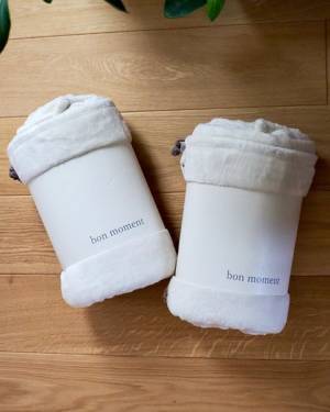 猫ちゃんもやみつき！新作も仲間入りした「伝説の毛布」インスタグラマーさんのもの選び[PR]