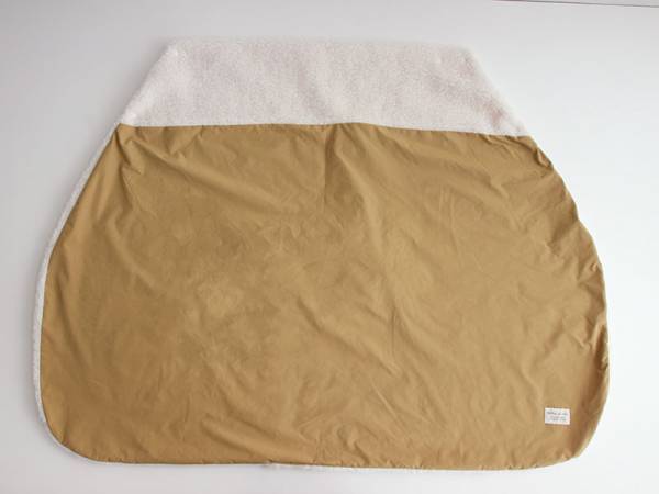 冬の自転車送迎に大活躍！ 首元からすっぽり防寒できるブランケット