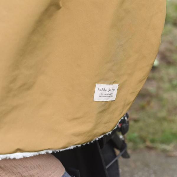 冬の自転車送迎に大活躍！ 首元からすっぽり防寒できるブランケット