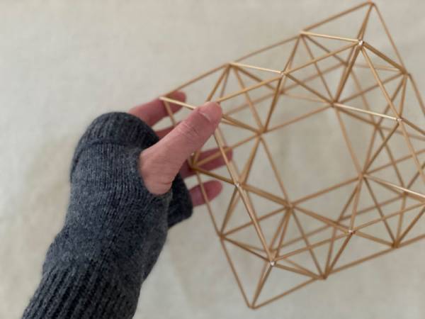 指なし手袋の便利さ発見。カシミヤ混の「2wayで使えるアームウォーマー」。[PR]