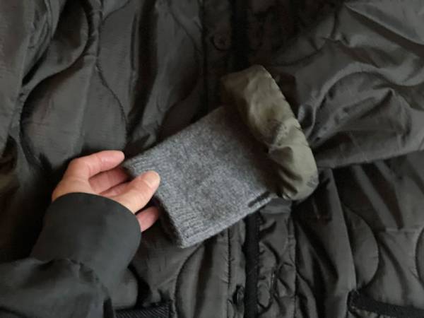 指なし手袋の便利さ発見。カシミヤ混の「2wayで使えるアームウォーマー」。[PR]