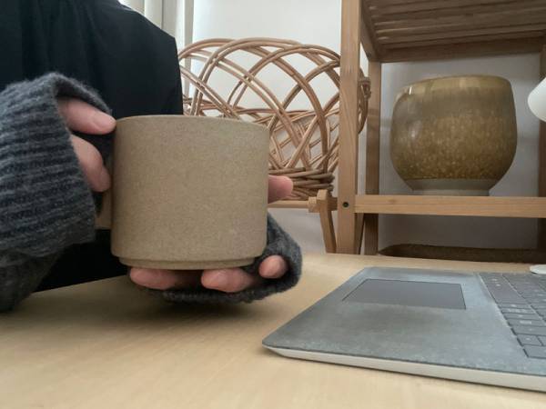 指なし手袋の便利さ発見。カシミヤ混の「2wayで使えるアームウォーマー」。[PR]