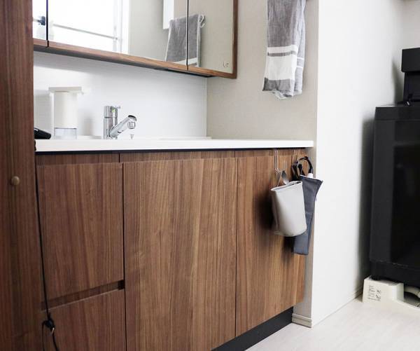 ゴミ箱は増やしたくないけど、気軽にゴミは捨てたい、「吊り下げられる ゴミ箱」でそんなプチストレスを解消！[PR]