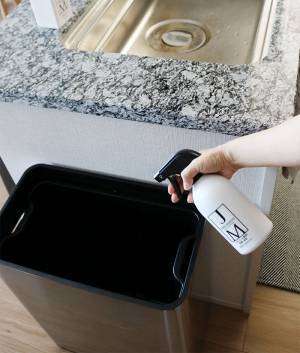 ゴミ箱は増やしたくないけど、気軽にゴミは捨てたい、「吊り下げられる ゴミ箱」でそんなプチストレスを解消！[PR]