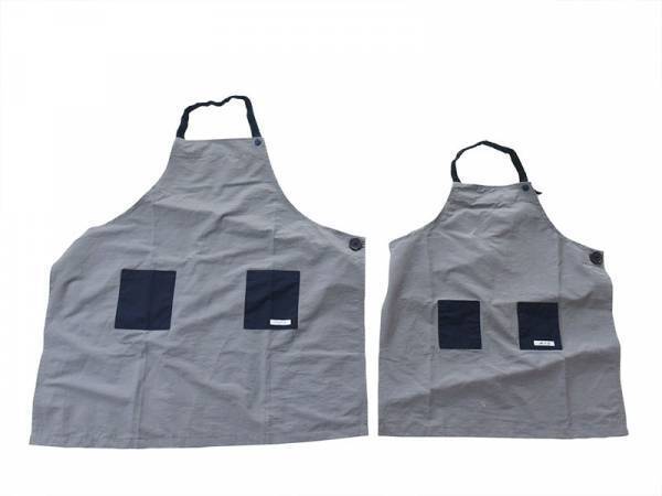 学校エプロンは、このシンプルさが正解！先輩ママの間違いないキッズエプロン選び[PR]