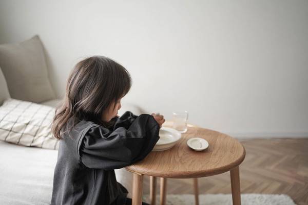 スプーン練習の鍵は「うつわ選び」にあり！すくいやすいうつわで、こぼさず食べれたね！インスタグラマーさんの素敵な食卓をご紹介。[PR]