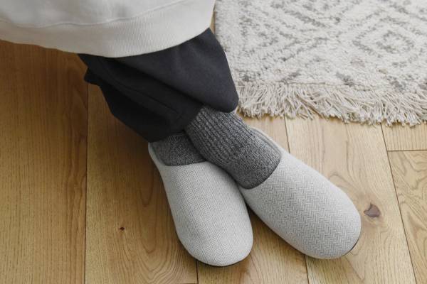 すっきりシルエットなのに暖かい「すっきりあったかスリッパ」のある暮らし【インスタグラマーさんのもの選び】[PR]