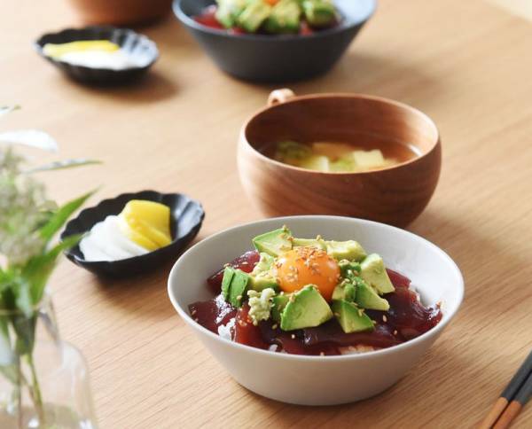 オーバルを加えたら、食卓がこなれた雰囲気に。デイリーに使える「bon moment 陶器シリーズ」新登場[PR]