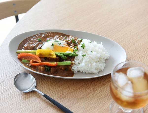 オーバルを加えたら、食卓がこなれた雰囲気に。デイリーに使える「bon moment 陶器シリーズ」新登場[PR]