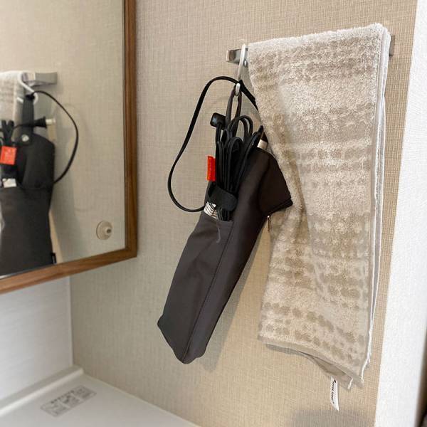 もう冷めるまで待たなくていい。耐熱ヘアアイロンポーチでスッキリ！なスタッフのサニタリーを覗き見！[PR]