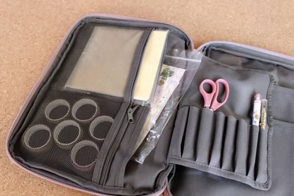 子どもの文房具収納ならコレ！お部屋に馴染む「kukka ja puu　お絵かきバッグ」[PR]