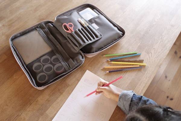 子どもの文房具収納ならコレ！お部屋に馴染む「kukka ja puu　お絵かきバッグ」[PR]