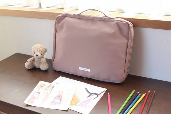 子どもの文房具収納ならコレ！お部屋に馴染む「kukka ja puu　お絵かきバッグ」[PR]