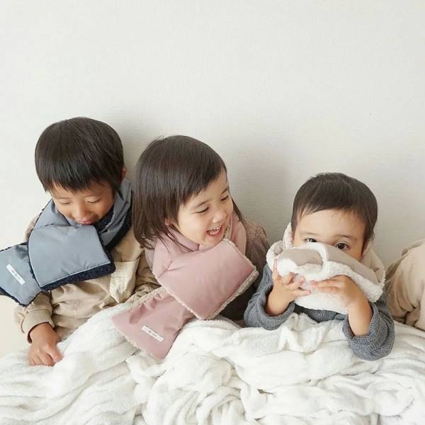 キッズ×もこもこ＝最強可愛い！好みで変えられるリバーシブルなもこもこマフラー。インスタグラマーさんの素敵なコーディネート集[PR]