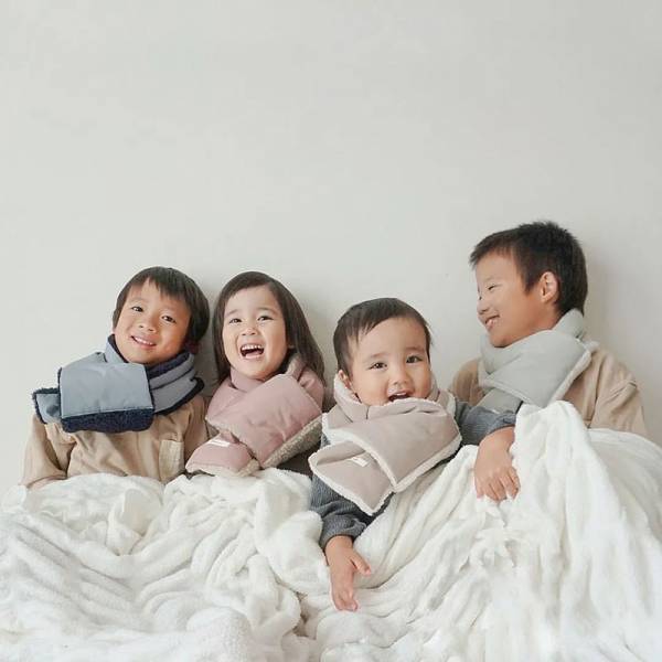 キッズ×もこもこ＝最強可愛い！好みで変えられるリバーシブルなもこもこマフラー。インスタグラマーさんの素敵なコーディネート集[PR]