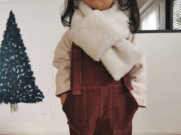 キッズ×もこもこ＝最強可愛い！好みで変えられるリバーシブルなもこもこマフラー。インスタグラマーさんの素敵なコーディネート集[PR]