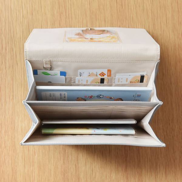 機能的で大人っぽい、きれいめフェイクレザーの母子手帳ケース見つけた！[PR]