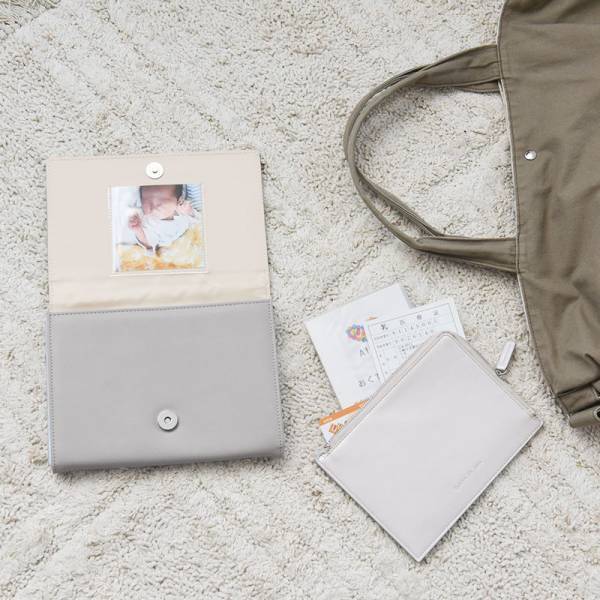 機能的で大人っぽい、きれいめフェイクレザーの母子手帳ケース見つけた！[PR]