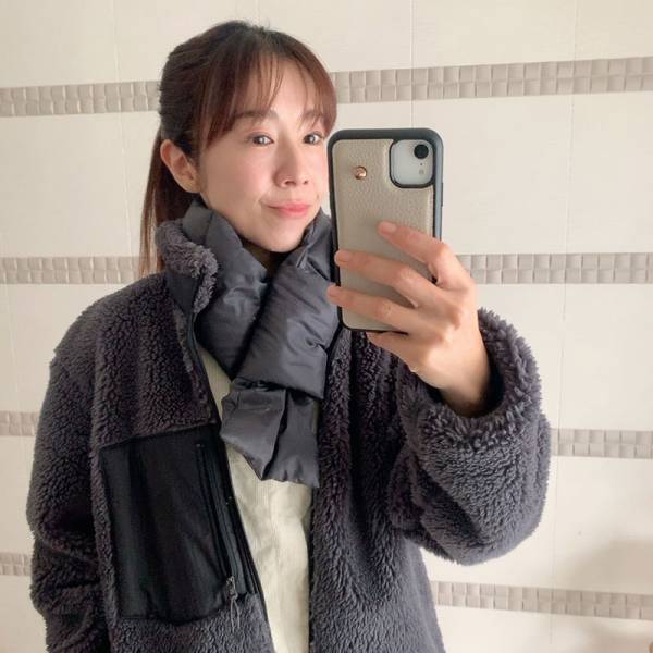 マフラーが苦手な私の救世主。 チクチクしない、コンパクトに持ち運べる「ダウンマフラー」[PR]