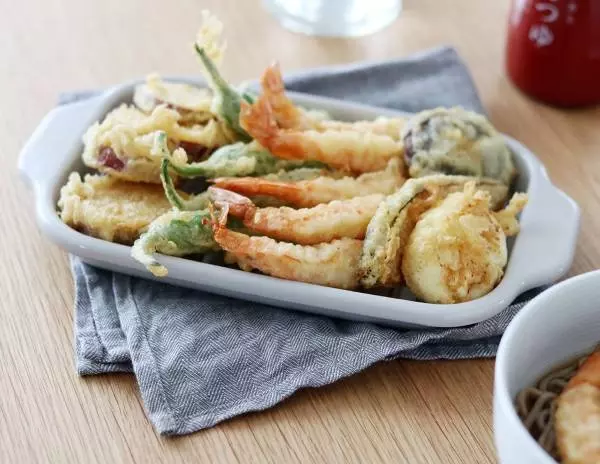 おうちで揚げたて天ぷらを楽しもう!「四角い天ぷら鍋」で作る年越しそば