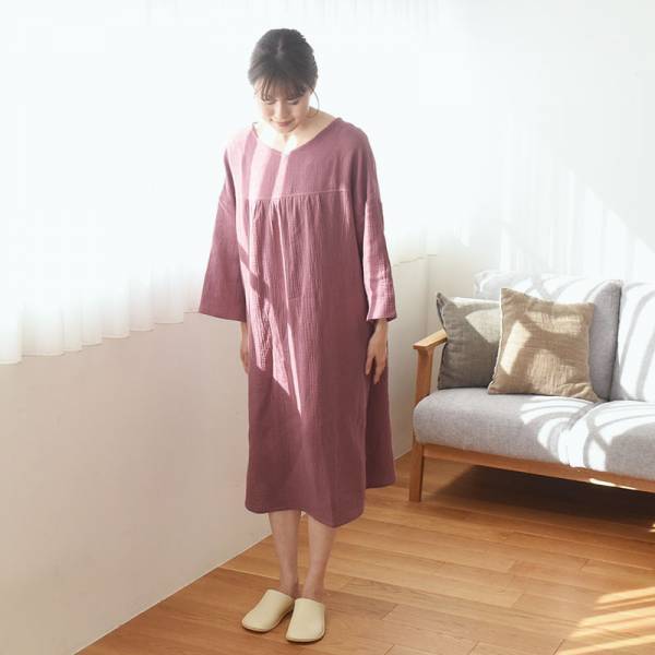 お風呂のあとのバタバタを解消。あの「湯上りガーゼワンピ」に長袖が仲間入り！[PR]