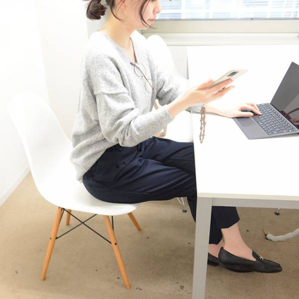 暖かさもオシャレさも諦めない！冬コーデ基本のニット＆パンツ特集[PR]