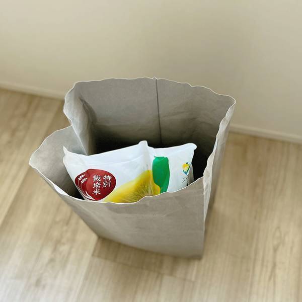 使い勝手はそのままに、まるごと目隠しが叶う「bon momentペーパーバッグ」スタッフの使い方[PR]