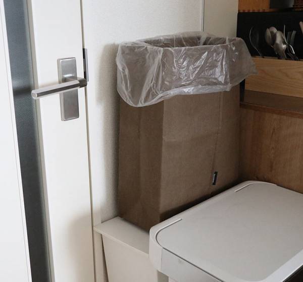 使い勝手はそのままに、まるごと目隠しが叶う「bon momentペーパーバッグ」スタッフの使い方[PR]