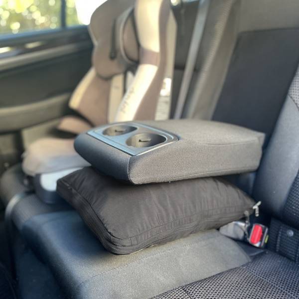 【待望の再入荷】かさばるニットもギュッと圧縮！年末旅行に持っていきたいトラベルポーチ。スタッフが使ってみました！[PR]