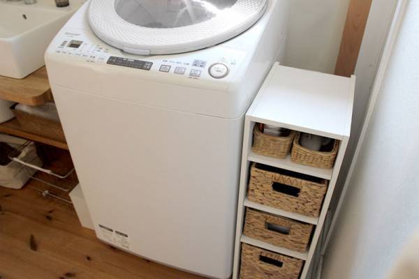 諦めていた洗濯機横に新たな収納が！隙間にフィット「幅14cmのスリムストッカー」[PR]