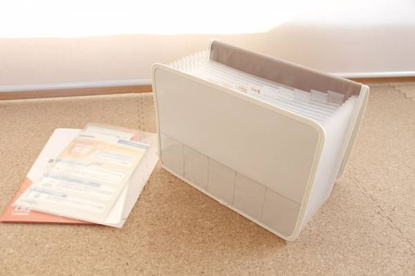 キレイが続く仕組み作り。「がばっと開く書類収納ケース」で家の保管書類をスッキリ化！[PR]