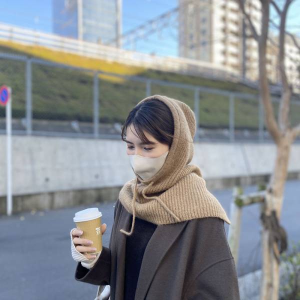 この冬トレンドの防寒アイテム「バラクラバ」。アンジェスタッフがコーデのコツ教えます！[PR]