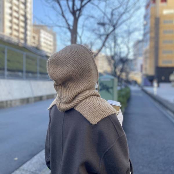 この冬トレンドの防寒アイテム「バラクラバ」。アンジェスタッフがコーデのコツ教えます！[PR]