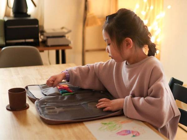 子ども達がお片付け上手に！文房具をひとまとめにできる「お絵描きバッグ」インスタグラマーさんの使用レポ♪[PR]