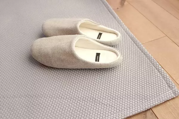 今年はコレで家事効率UP!シンクからコンロまで届く、広くて長~いキッチンマット