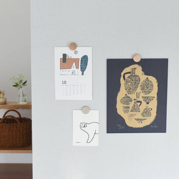 10秒で飾れる！ 壁を傷つけないフォトスタンド＆ピクチャークリップ