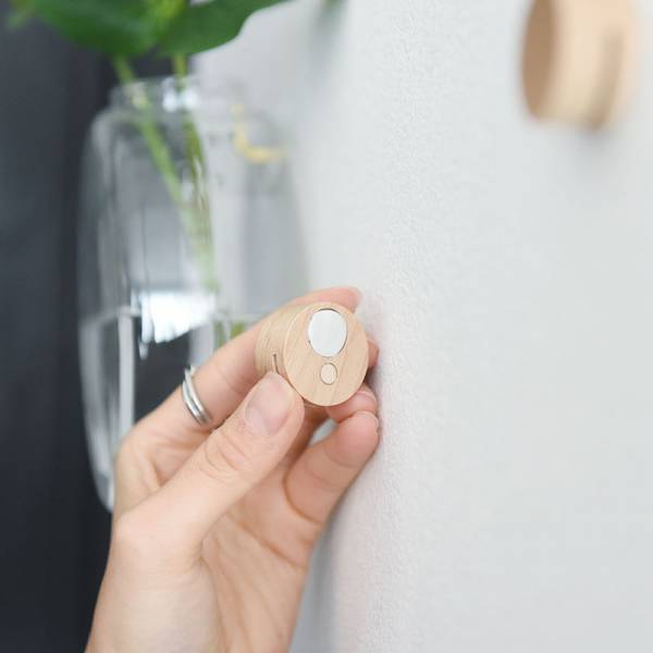 10秒で飾れる！ 壁を傷つけないフォトスタンド＆ピクチャークリップ