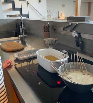 少ない油でカラッと揚がる！四角いホーロー天ぷら鍋【インスタグラマーさんの愛用品】[PR]