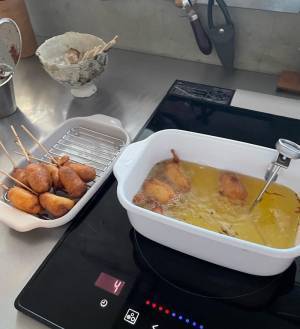 少ない油でカラッと揚がる！四角いホーロー天ぷら鍋【インスタグラマーさんの愛用品】[PR]