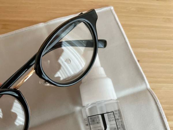 めがねさんにおすすめしたい、おしゃれな曇り止めクリーナー「EAUVUE(オーヴュー)」。[PR]