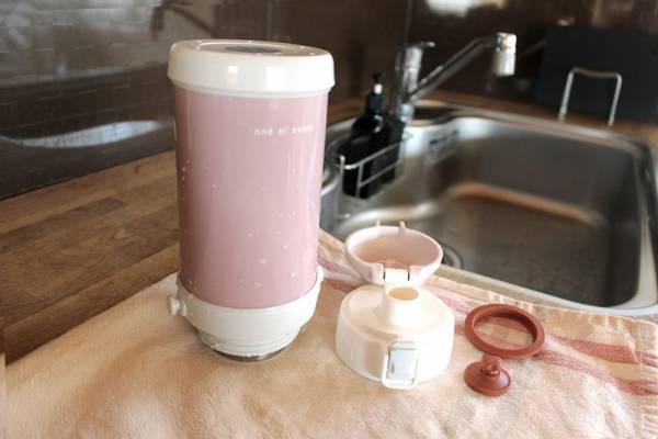 ずっと探してました。シンプル派ママも満足、ニュアンスカラーの「キッズ水筒」[PR]