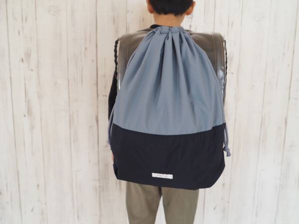 荷物が多い日も楽チン！リニューアルされた「手ぶらサブバッグ」が、特に小学校低学年に便利なアイテムだった話[PR]